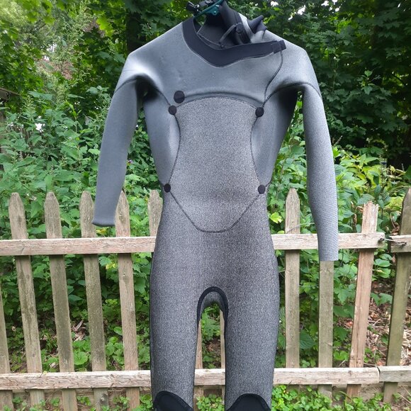 Xcel Axis X 4/3 Woman's Wetsuit Size 6 - Picture 3 of 6